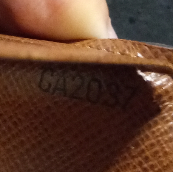 HP Authentic EUC Louis Vuitton Card Holder with COA - Host Pick - Picture 4 of 16